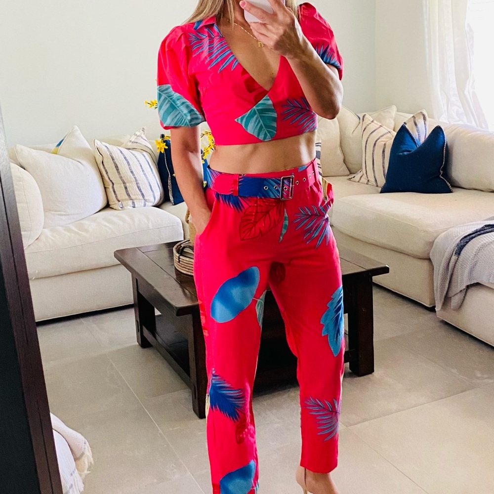 Tropical Red Two-Piece Set – Crop Top & Belted Pants